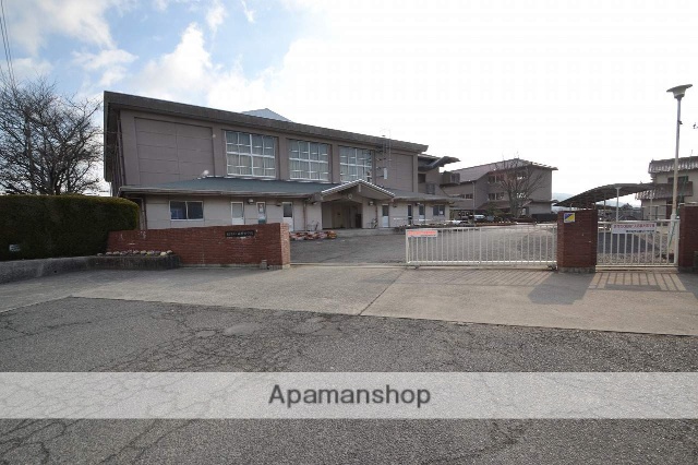 中学校　磯松中学校（中学校）まで800m