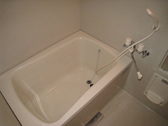 バス・シャワールーム　お風呂で日々の疲れを落としましょう