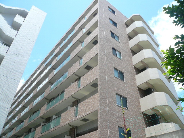 建物外観　■耐震・防音のＲＣ造の都市ガスオートロックマンションです