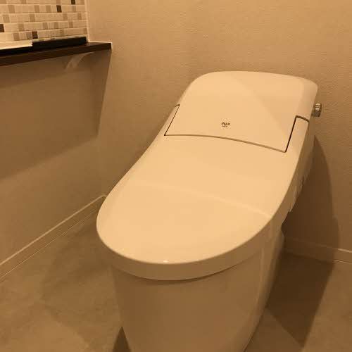 トイレ　洗浄機能付のトイレです。