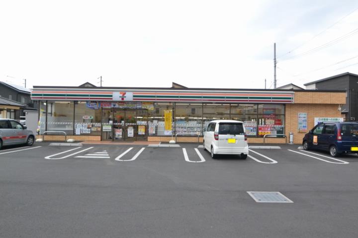 コンビニ　セブンイレブン（コンビニ）まで660m