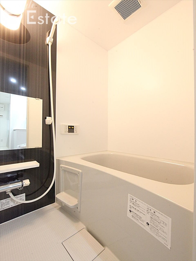 バス・シャワールーム　バスルーム　追い焚き機能付