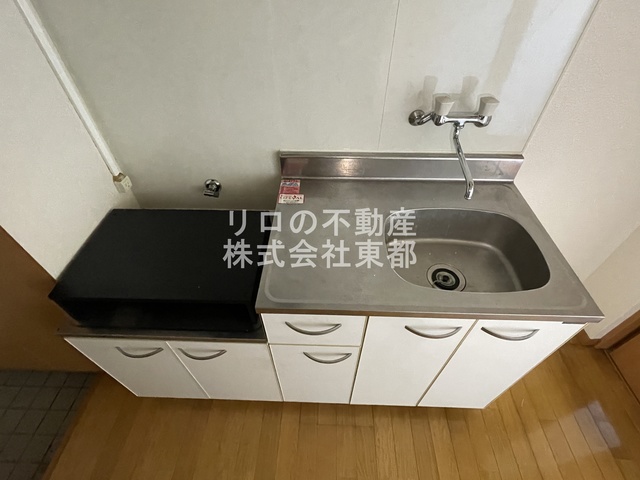 キッチン　便利なガスコンロ設置可能なキッチンです♪収納もあります！