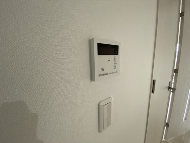 その他設備　給湯リモコンです