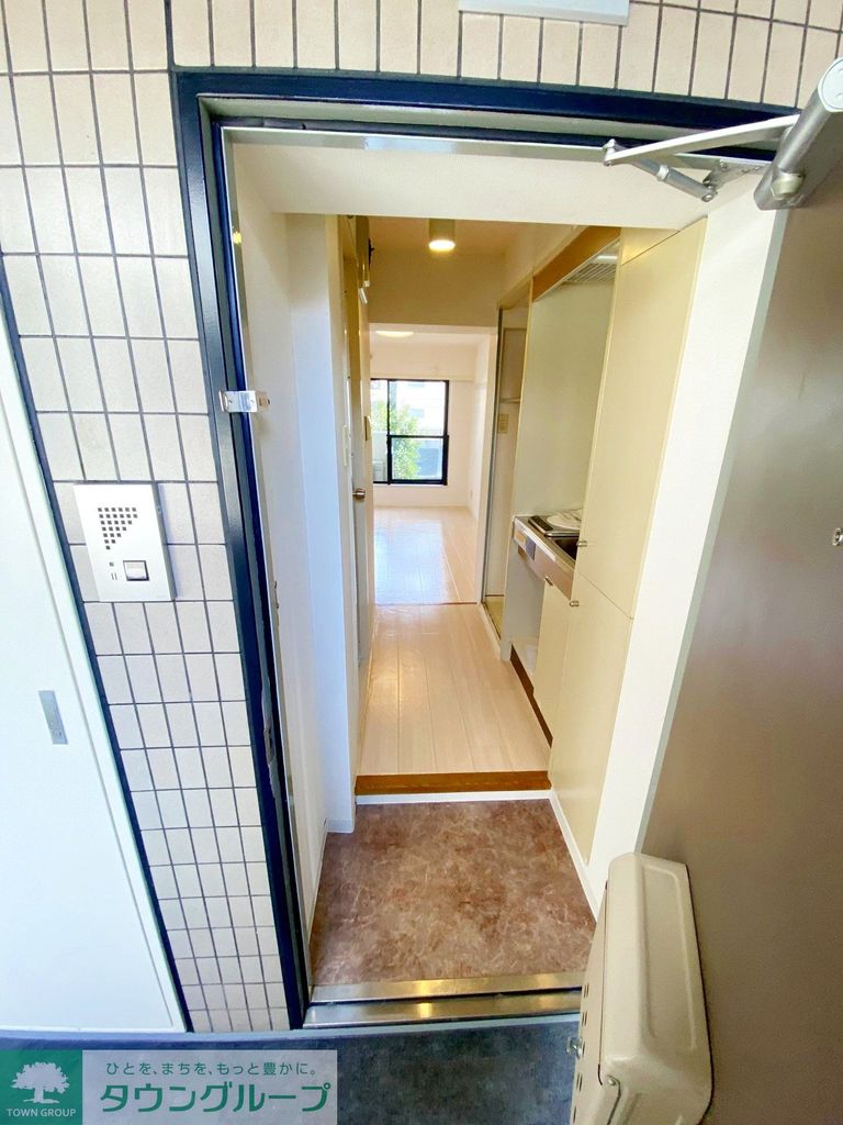 玄関　お部屋探しはタウンハウジングへ♪