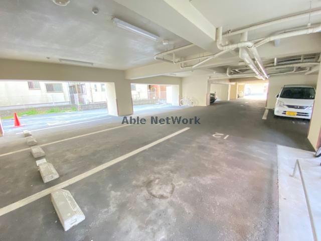 駐車場　駐車場