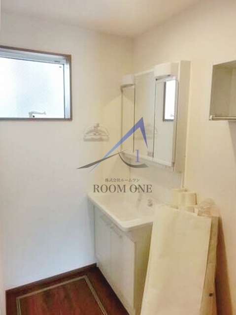 洗面設備　独立洗面台です。