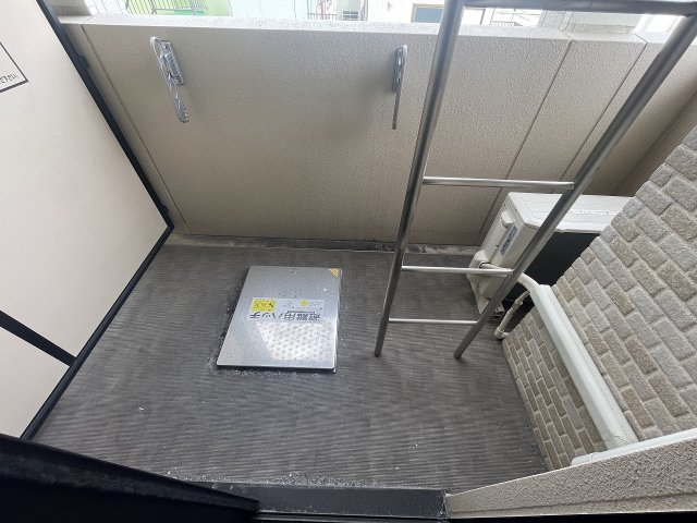 バルコニー　陽当たり良好なバルコニーです