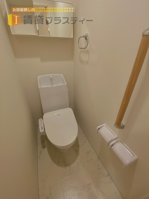 トイレ　温水洗浄暖房便座付き