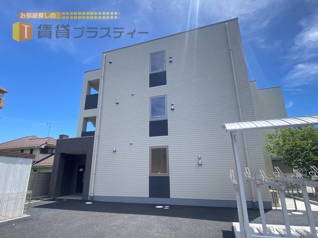 建物外観　スーパーなど近くて住みやすいエリアです。