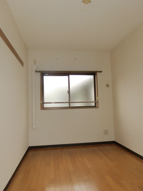 その他部屋・スペース　採光窓も御座いますよ。