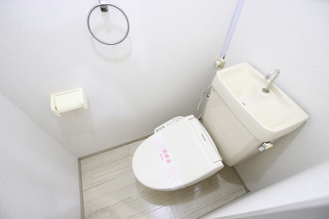トイレ　※別室参考写真。