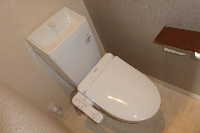 トイレ　ウォシュレット完備