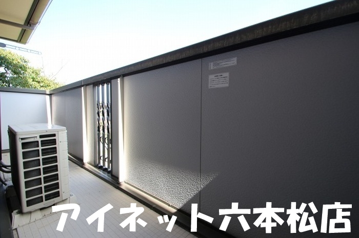 バルコニー　洗濯物はこちらへどうぞ。