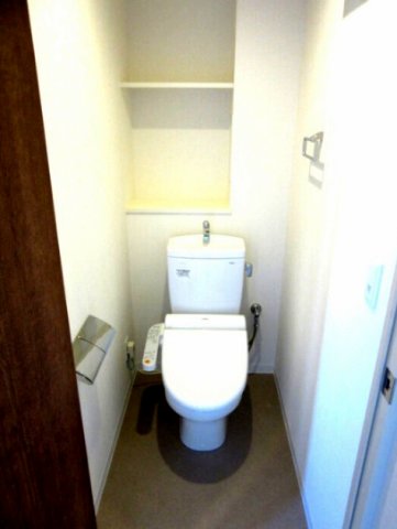 トイレ　※同物件・反転タイプの写真