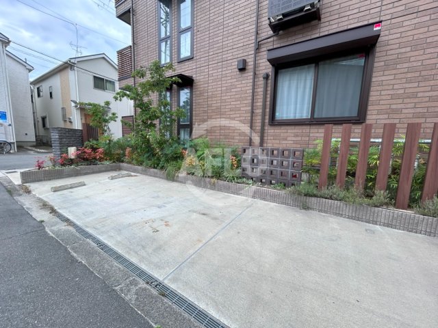 駐車場　ベルジュ大和川　駐車場