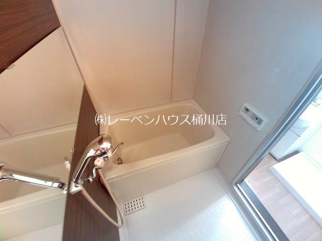 バス・シャワールーム　レーベンハウス桶川店へ　048-787-5511