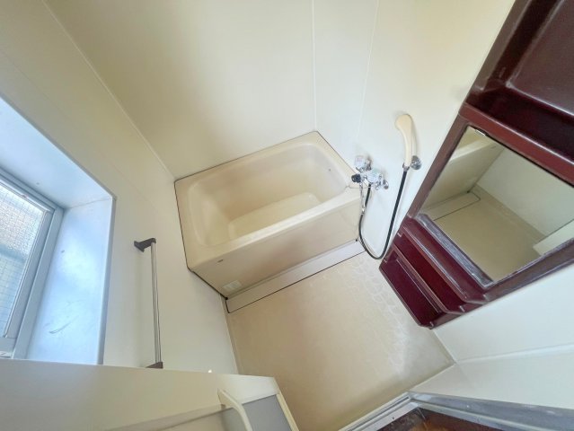 バス・シャワールーム　ゆったりと入るなら、お風呂とトイレとは別々が嬉しいですよね。