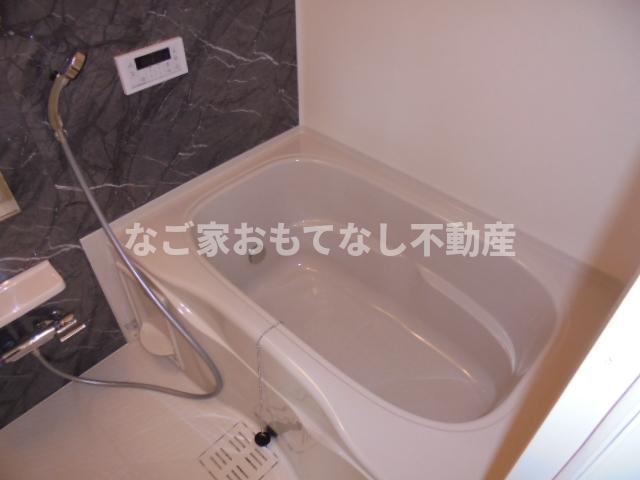 バス・シャワールーム　同型タイプ写真