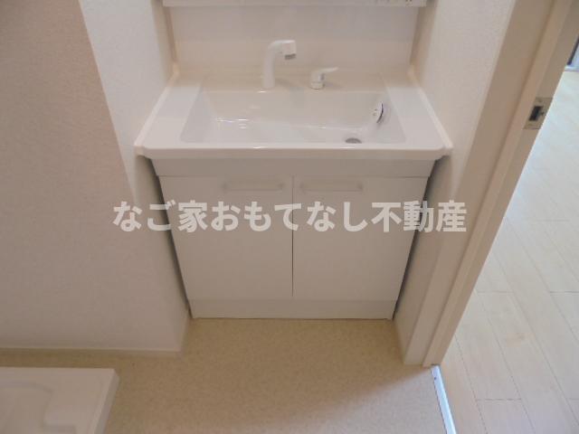洗面設備　同型タイプ写真