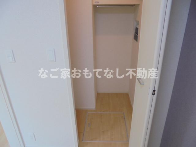 収納　同型タイプ写真