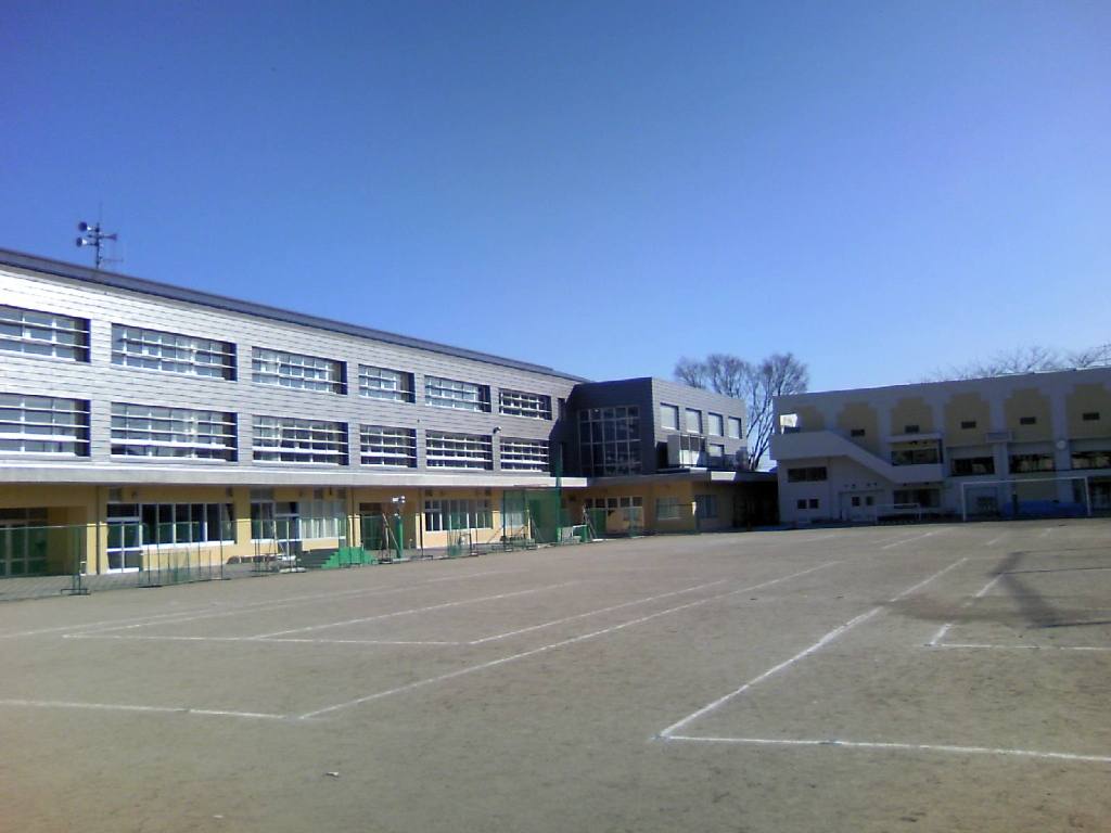 中学校　目黒区立目黒中央中学校（中学校）まで434m