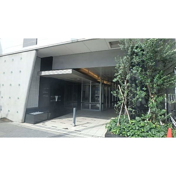 エントランス　★仲介手数料は賃料の半額＋税★