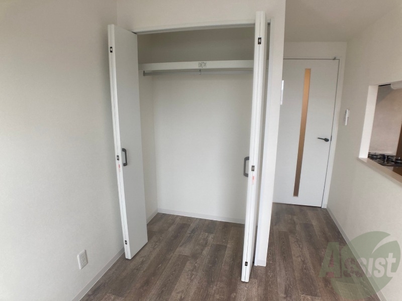収納　寝室の収納です。部屋がすっきり片付きます。