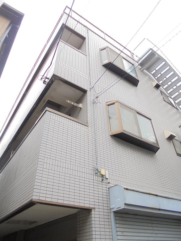 建物外観　最上階・二面採光☆