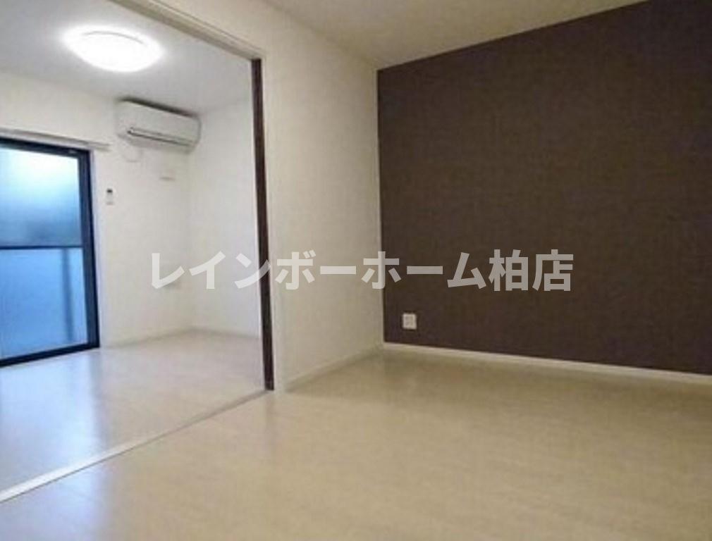 居室・リビング　ゆったり過ごせる居間です