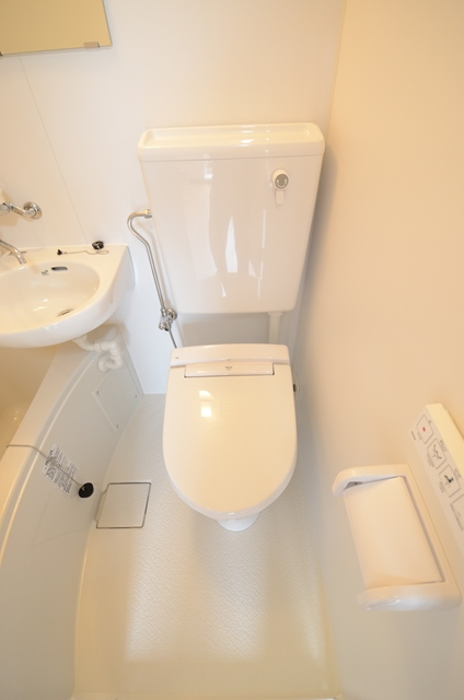 トイレ　浴室内にトイレがあります☆