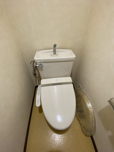 トイレ　機能付きのトイレは嬉しいポイントです。