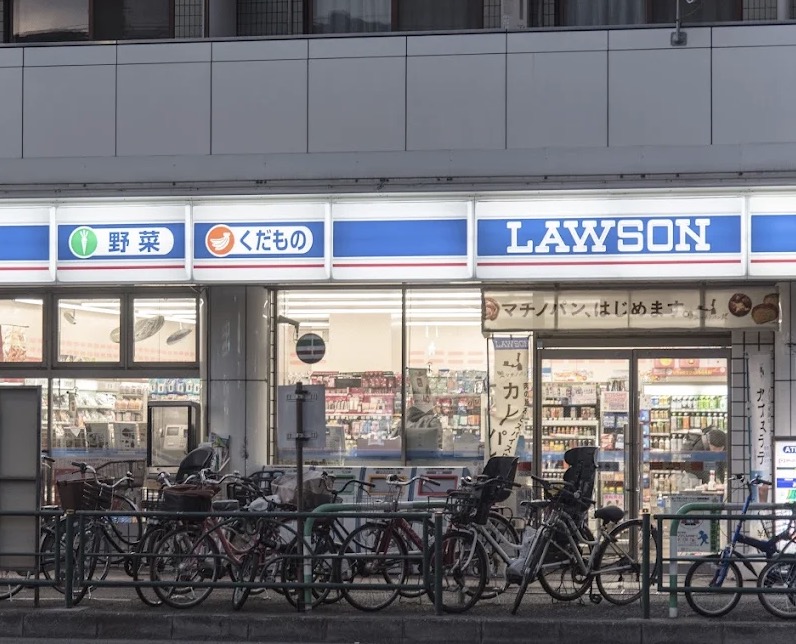 コンビニ　ローソン志茂三丁目店（コンビニ）まで379m
