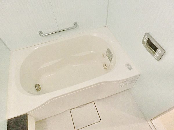 バス・シャワールーム　※別部屋・参考画像