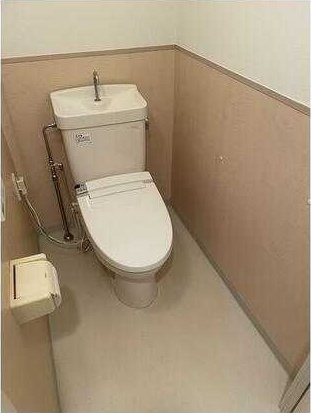 トイレ　別タイプ部屋　参考写真です