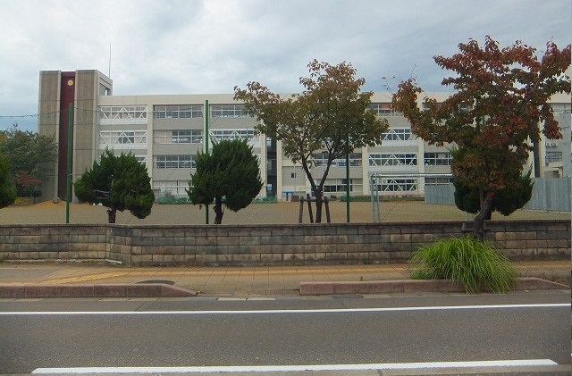 小学校　上越市小学校大手町小学校（小学校）まで47m