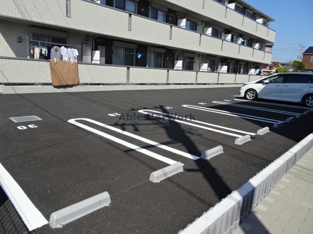 駐車場　駐車場