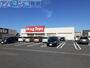 ドラックストア　ドラッグトップスかめだ三條岡店（ドラッグストア）まで600m