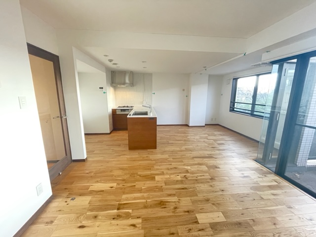 居室・リビング　※同じ建物の別のお部屋の写真です。
