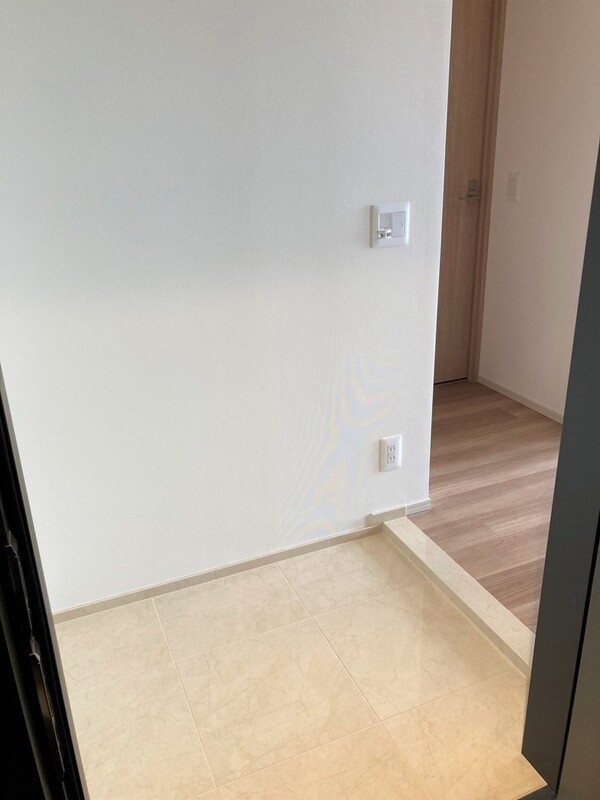玄関　※別部屋の参考写真です。