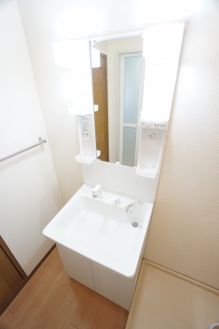 洗面設備　※同物件、同タイプの写真になります。