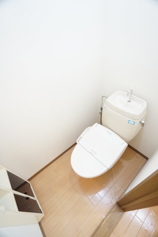 トイレ　※同物件、同タイプの写真になります。