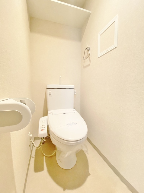 トイレ　暖房便座付シャワートイレ