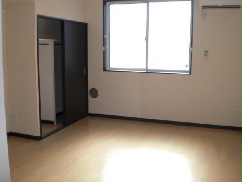 居室・リビング　同じタイプのお部屋の写真です。