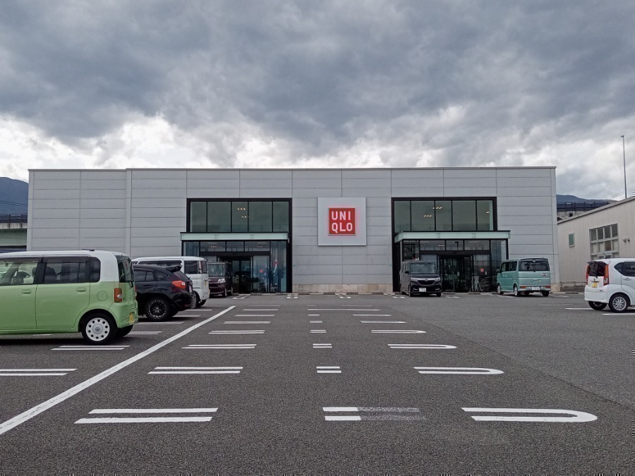 ショッピングセンター　ユニクロ南アルプスビッグステージ店（ショッピングセンター）まで572m