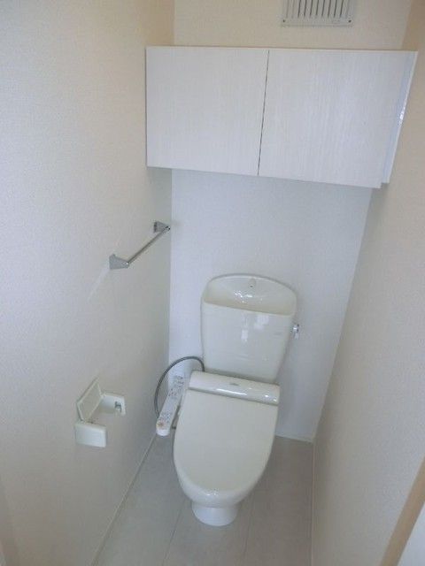 トイレ　ウォシュレット付き