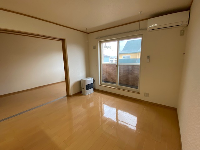 居室・リビング　※入居中の為、同タイプ別のお部屋の写真となります。