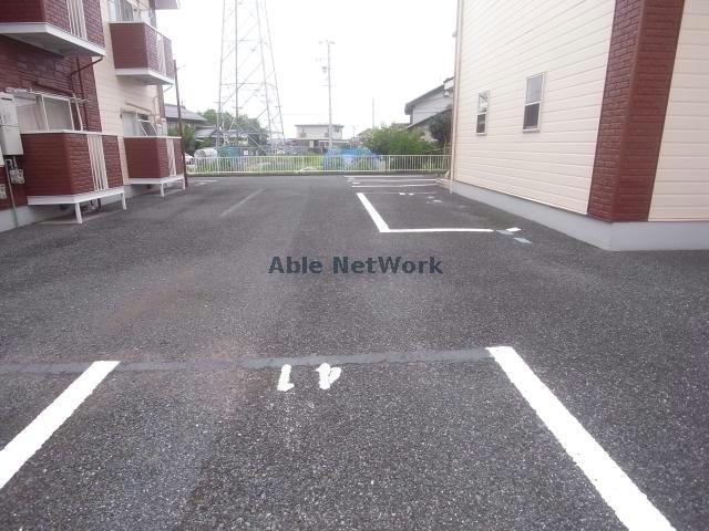 駐車場　駐車場