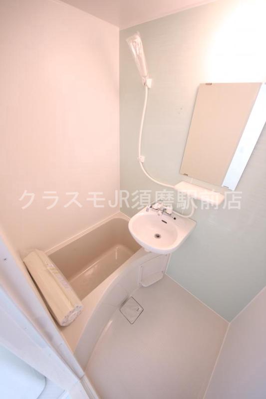 バス・シャワールーム　一日の疲れを洗い流す大切な空間。ゆったりくつろいでください。