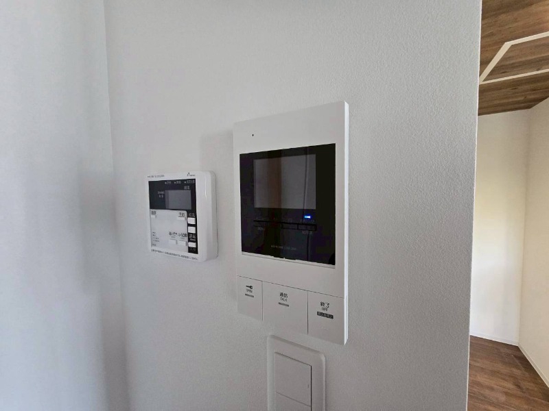 セキュリティ　ＴＶモニター付インターホンです。来客者の顔が見えるので安心！